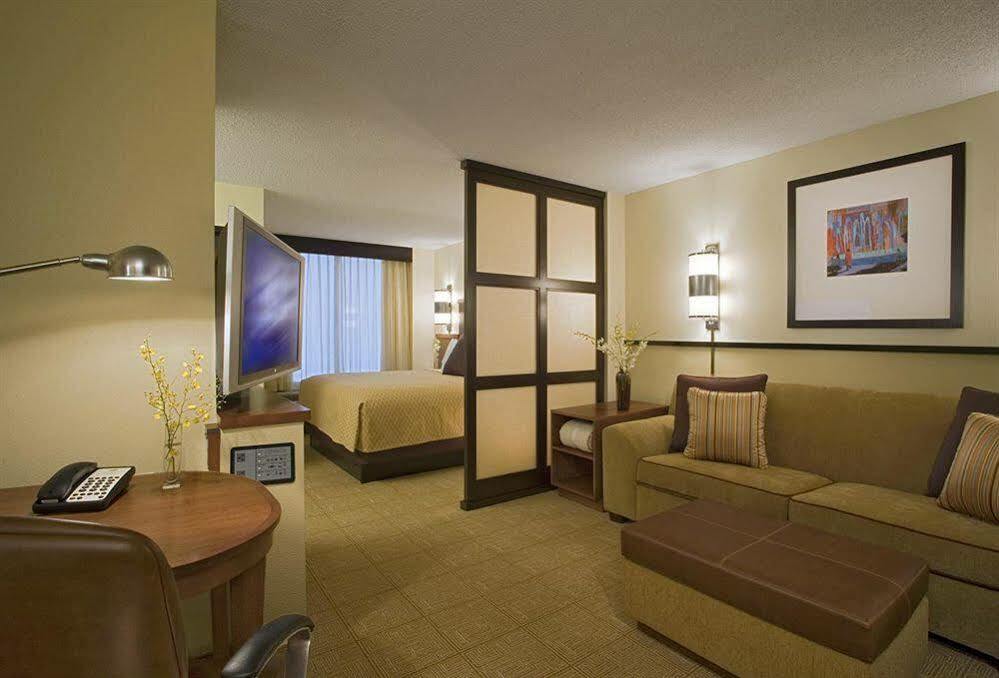 Hyatt Place Detroit/Utica Exteriör bild